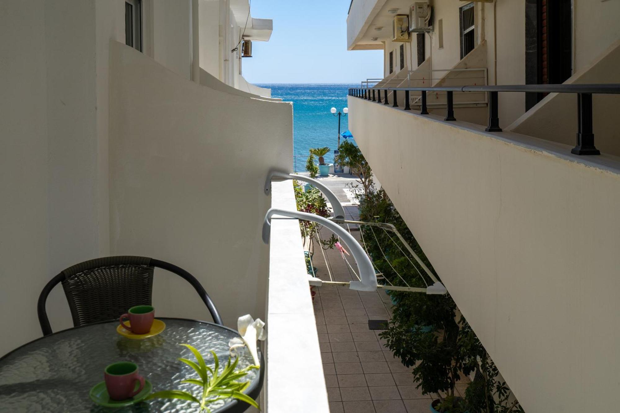 Apartamento Giant Woman Tsoútsouros Exterior foto