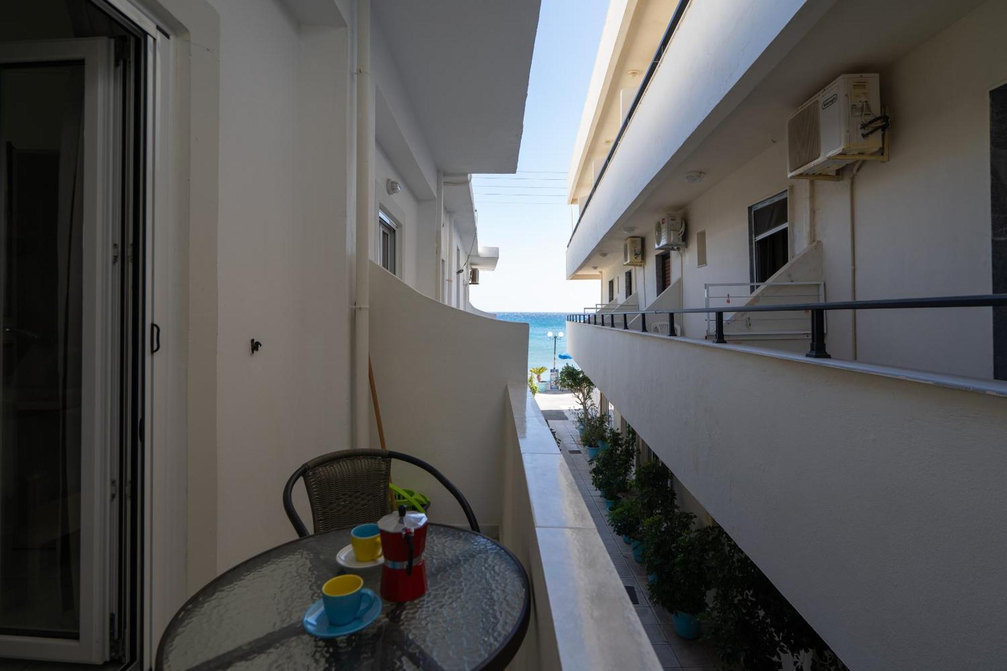 Apartamento Giant Woman Tsoútsouros Exterior foto