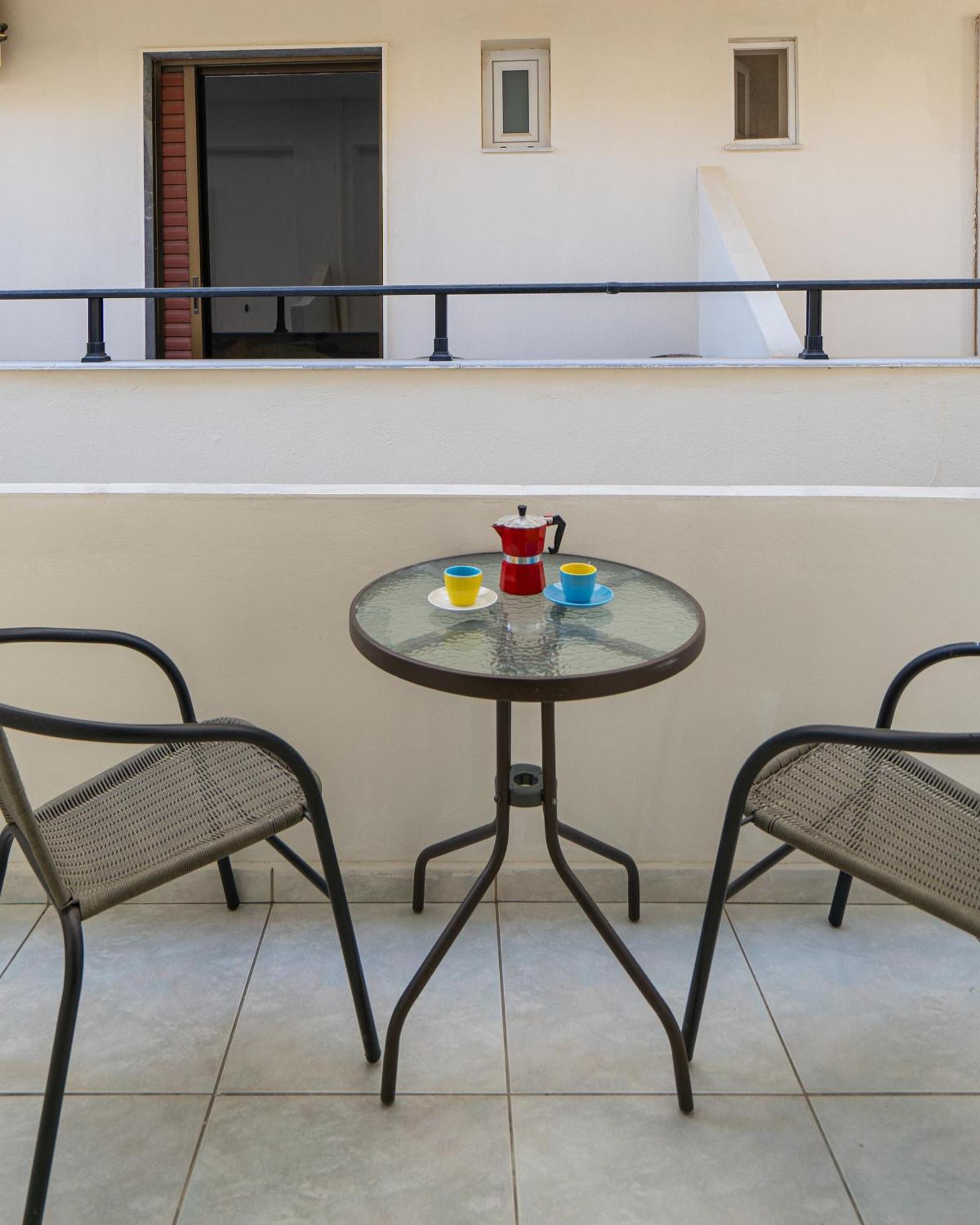 Apartamento Giant Woman Tsoútsouros Exterior foto